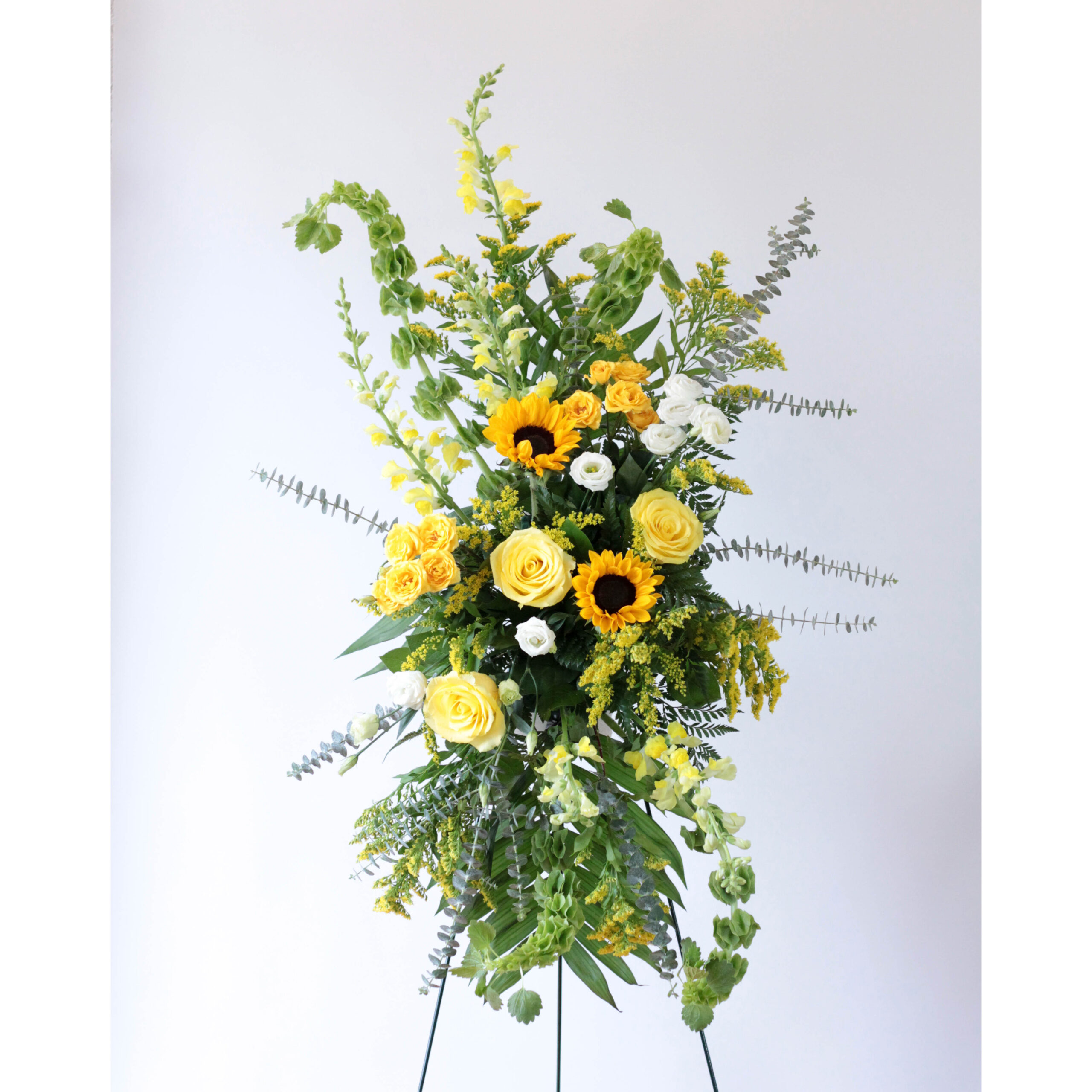 Eye of Heaven Floral Arrangement